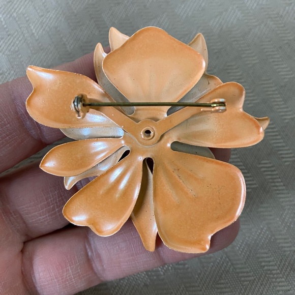 Vintage Floral Brooch - Picture 2 of 2
